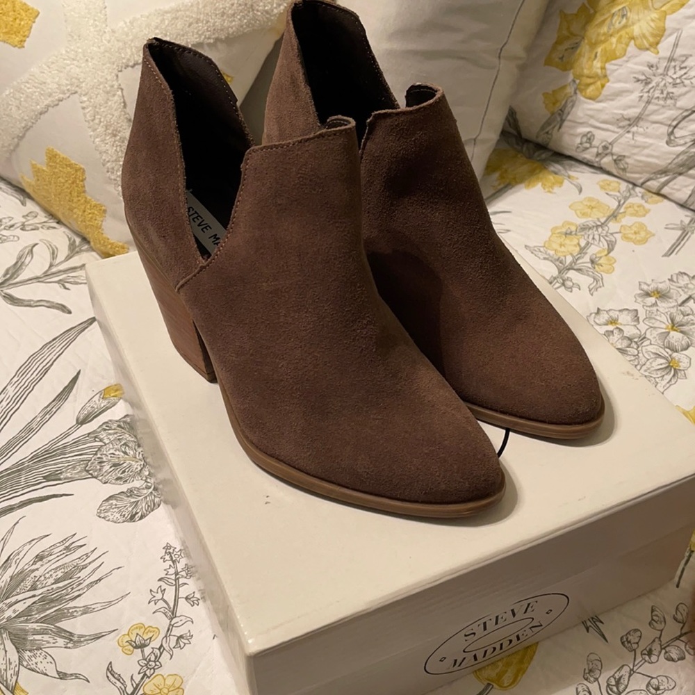 Ladies Booties-Size 9